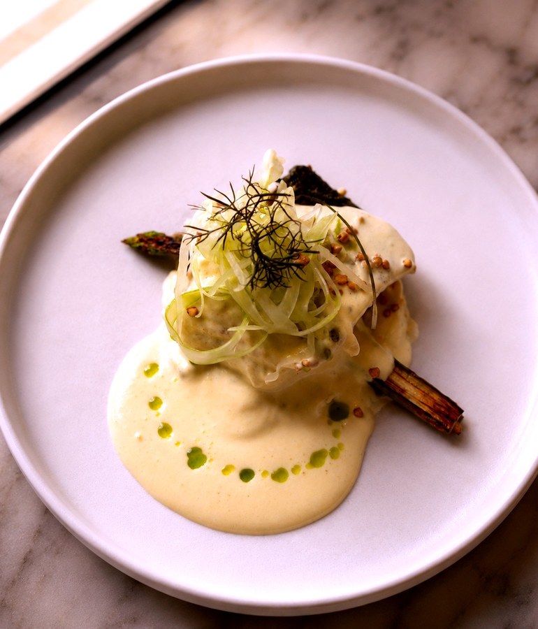 Witte asperge met beurre blanc